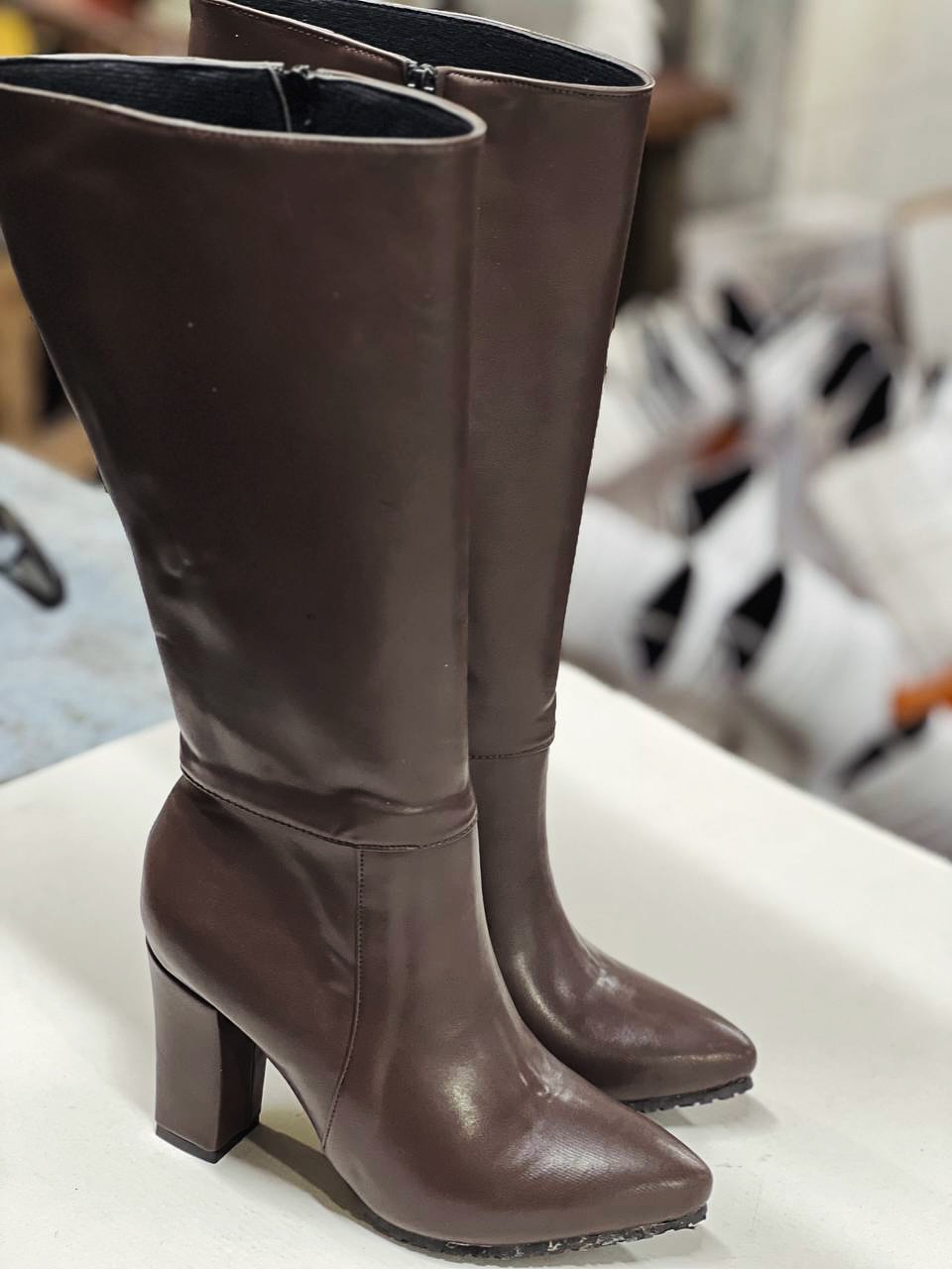 چکمه پاشنه بلند چرم ساق بلند