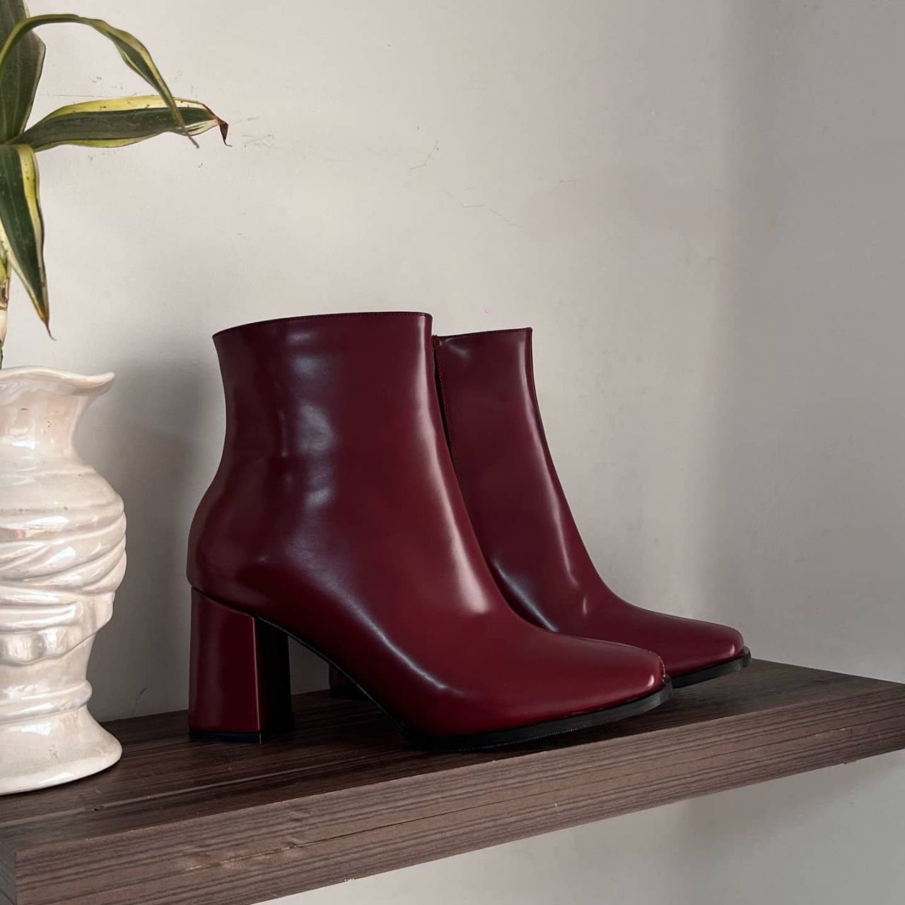 بوت کلاسیک زنانه پاشنه پهن