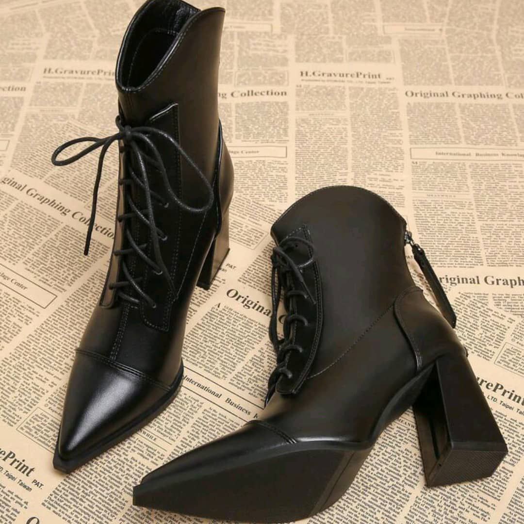 بوت کلاسیک پاشنه پهن(به اسلایدهای اخر دقت کنید)